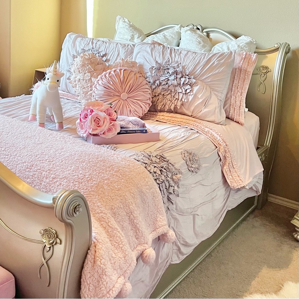 RH Appliqué Fleur Set- Full Size Duvet, Shams, Curtains & Heart Pillow